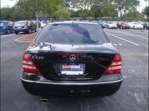 Mercedes-Benz C Class 2006 photo 4