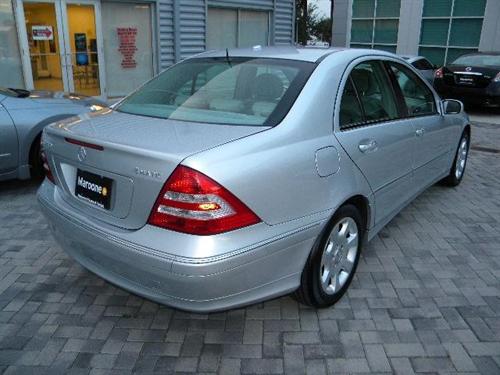 Mercedes-Benz C Class 2006 photo 1