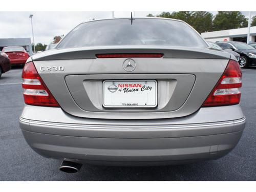 Mercedes-Benz C Class 2006 photo 2