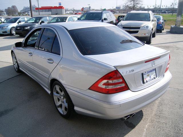 Mercedes-Benz C Class 2007 photo 4