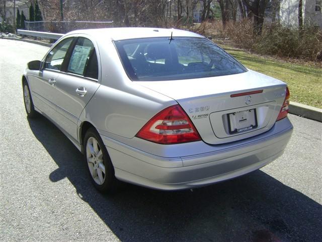 Mercedes-Benz C Class 2007 photo 2