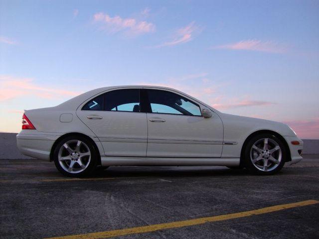 Mercedes-Benz C Class 2007 photo 2