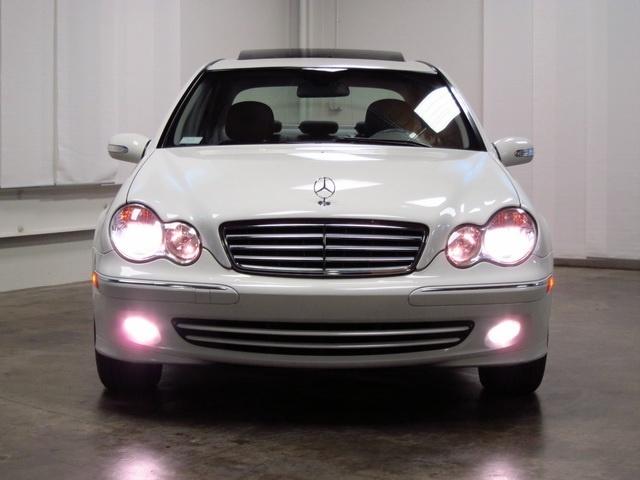 Mercedes-Benz C Class 2007 photo 2