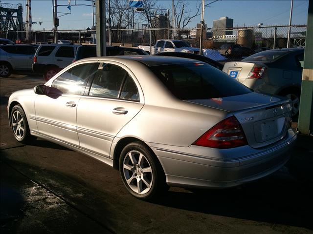 Mercedes-Benz C Class 2007 photo 2