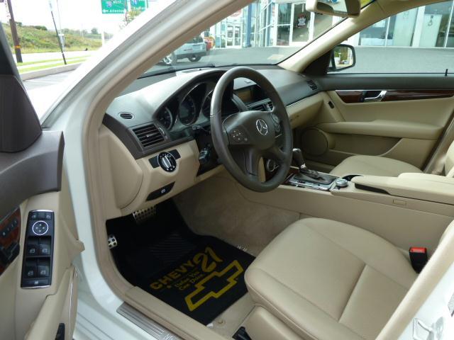 Mercedes-Benz C Class 2009 photo 2