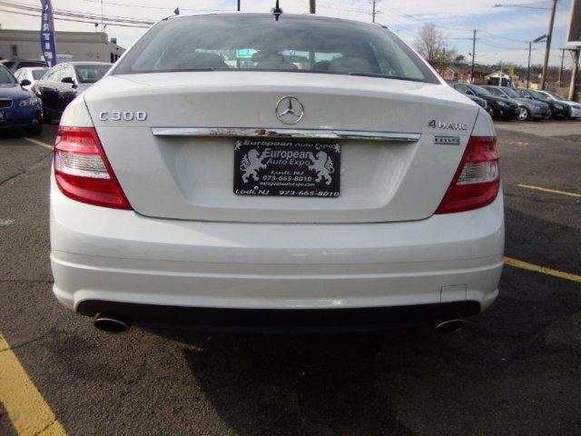 Mercedes-Benz C Class 2009 photo 4