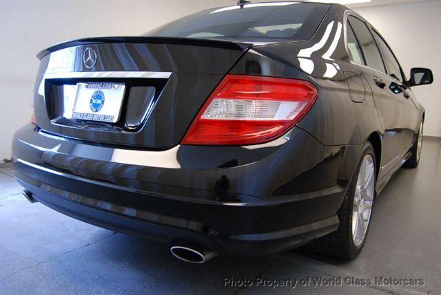 Mercedes-Benz C Class 2009 photo 3