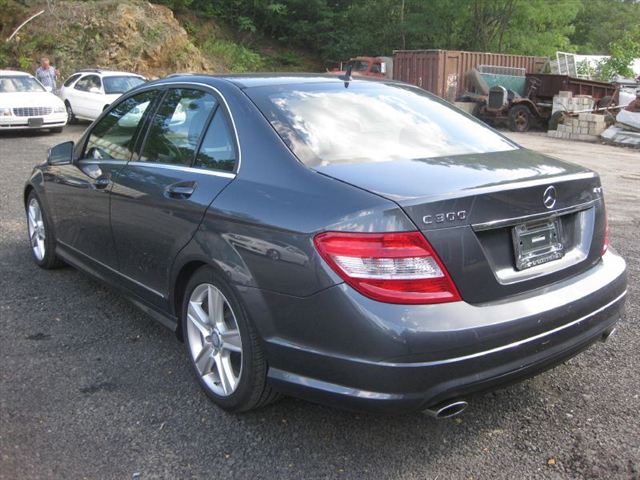 Mercedes-Benz C Class 2011 photo 1