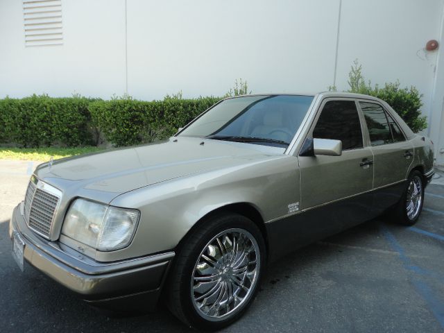 Mercedes-Benz E-Class 1994 photo 1