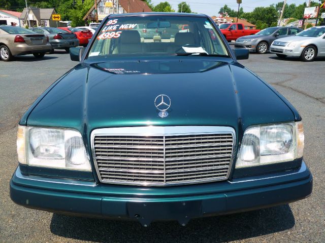 Mercedes-Benz E-Class 1995 photo 1