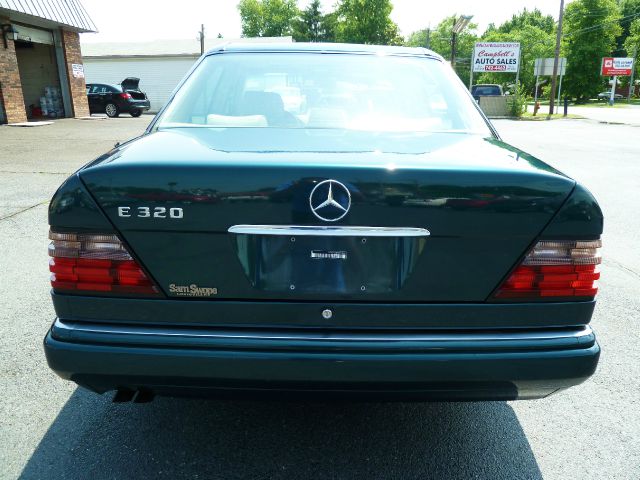 Mercedes-Benz E-Class 1995 photo 6