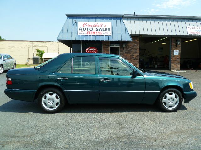 Mercedes-Benz E-Class 1995 photo 8