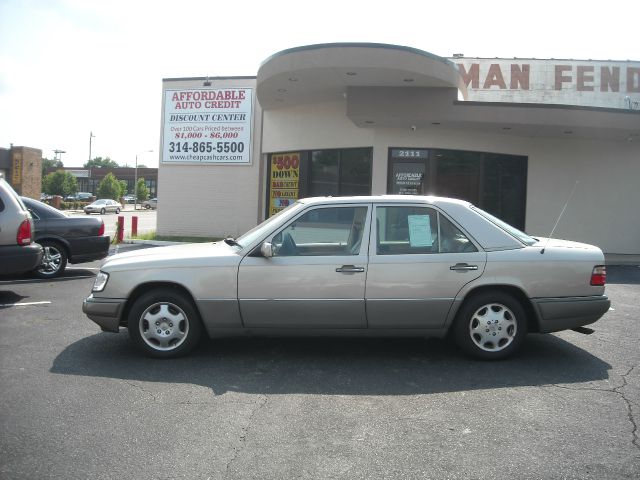 Mercedes-Benz E-Class 1995 photo 1