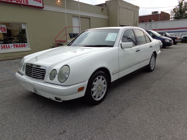 Mercedes-Benz E-Class 1996 photo 2