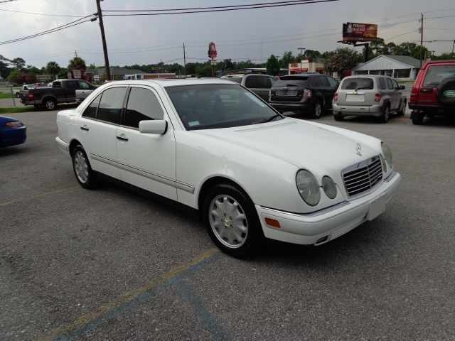 Mercedes-Benz E-Class 1996 photo 4