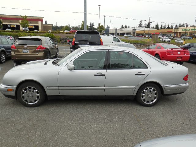 Mercedes-Benz E-Class 1996 photo 4