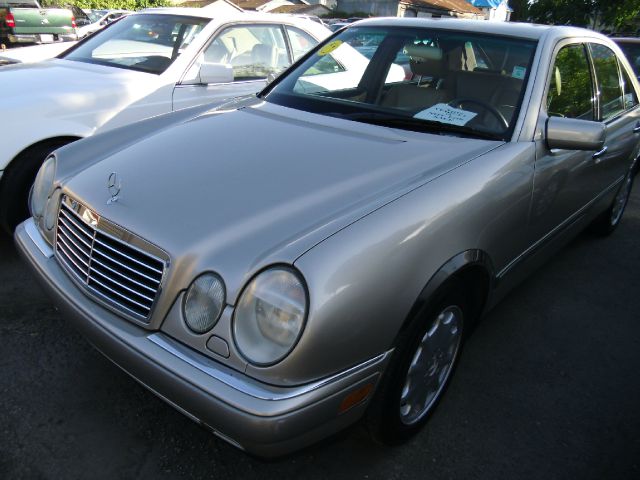 Mercedes-Benz E-Class 1997 photo 2