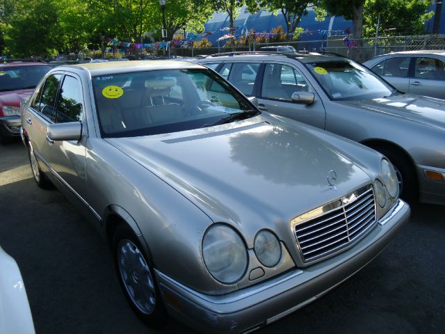 Mercedes-Benz E-Class 1997 photo 8