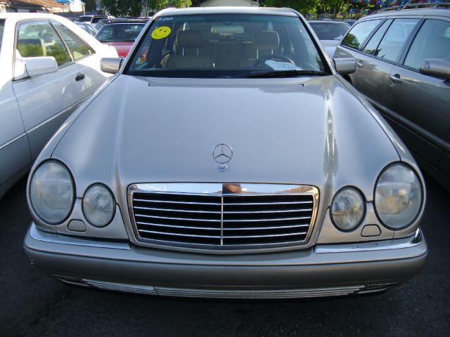 Mercedes-Benz E-Class 1997 photo 9