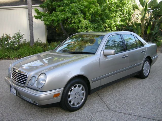 Mercedes-Benz E-Class 1997 photo 4