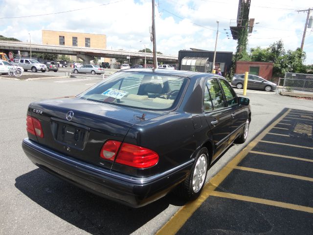 Mercedes-Benz E-Class 1997 photo 3