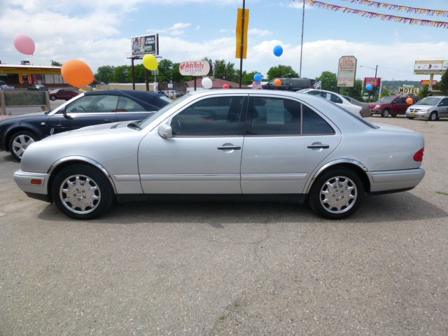 Mercedes-Benz E-Class 1997 photo 1