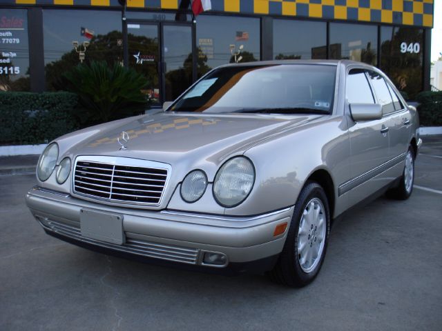 Mercedes-Benz E-Class 1997 photo 1