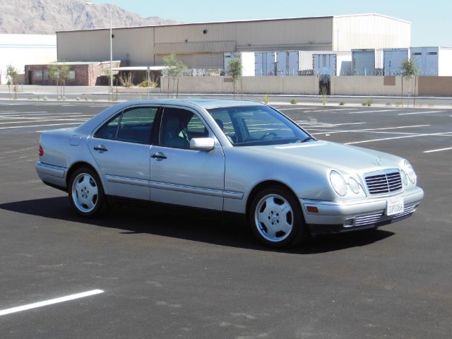 Mercedes-Benz E-Class 1997 photo 2