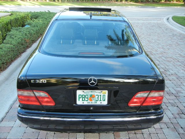 Mercedes-Benz E-Class 1997 photo 2