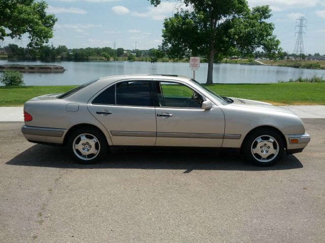 Mercedes-Benz E-Class 1997 photo 1