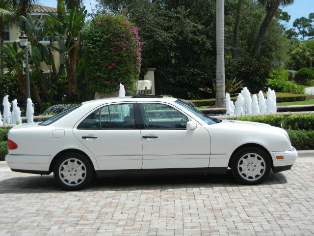 Mercedes-Benz E-Class 1997 photo 3