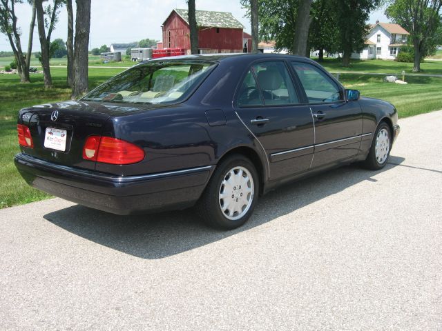 Mercedes-Benz E-Class 1997 photo 1