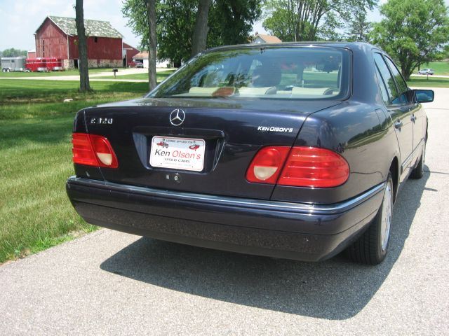 Mercedes-Benz E-Class 1997 photo 4