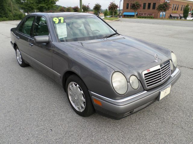 Mercedes-Benz E-Class 1997 photo 3