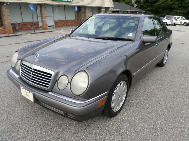 Mercedes-Benz E-Class 1997 photo 4