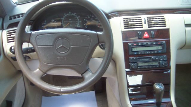 Mercedes-Benz E-Class 1997 photo 5