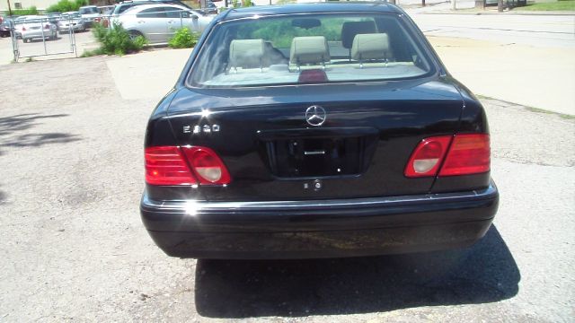 Mercedes-Benz E-Class 1997 photo 9