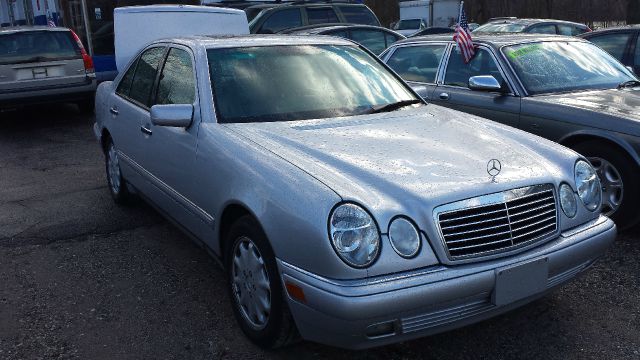 Mercedes-Benz E-Class 1997 photo 4