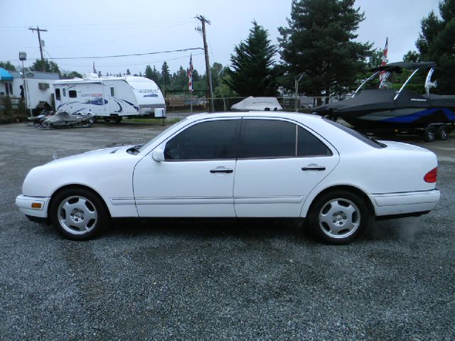 Mercedes-Benz E-Class 1997 photo 6