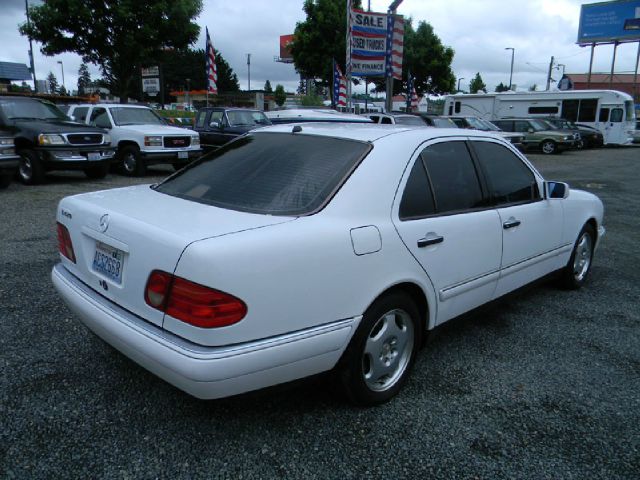 Mercedes-Benz E-Class 1997 photo 7