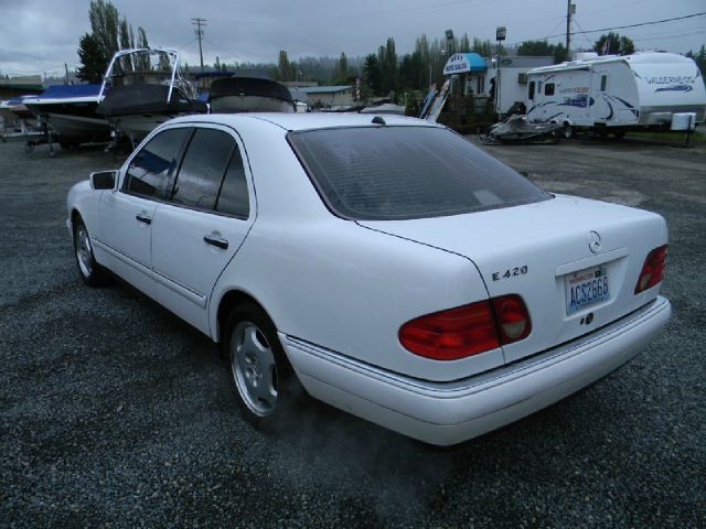 Mercedes-Benz E-Class 1997 photo 8