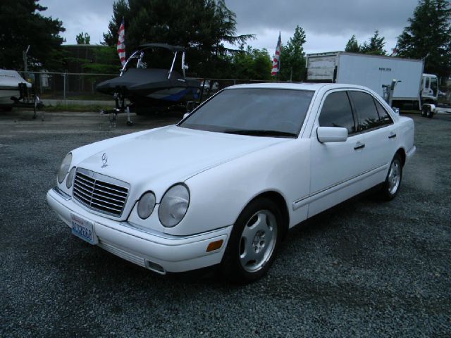 Mercedes-Benz E-Class 1997 photo 9