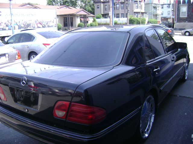 Mercedes-Benz E-Class 1997 photo 1