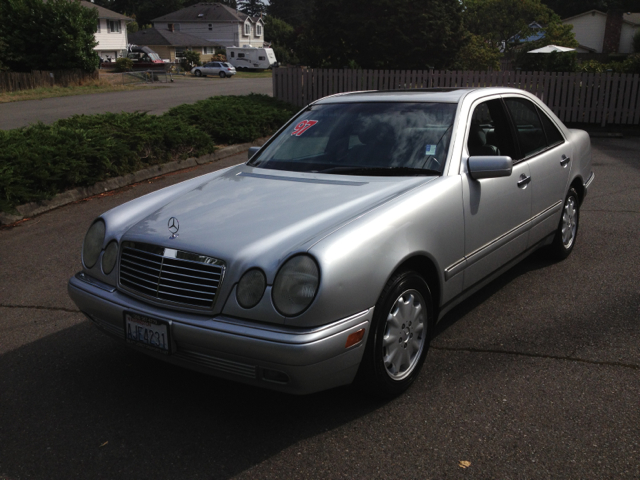 Mercedes-Benz E-Class 1997 photo 1