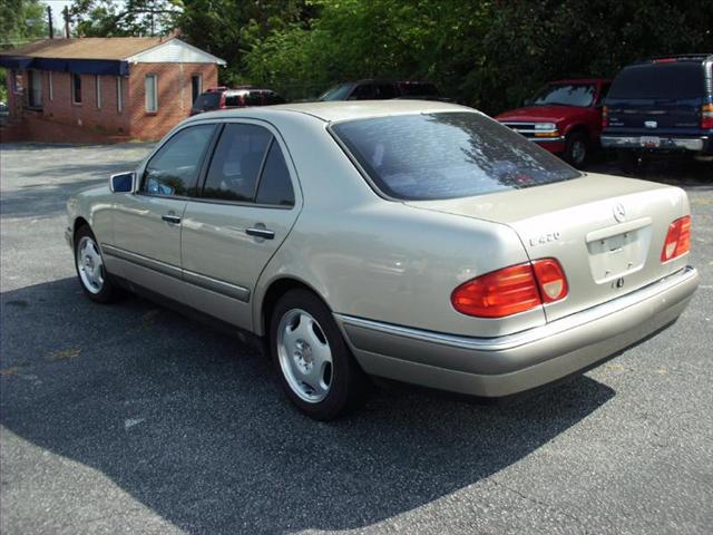 Mercedes-Benz E-Class 1997 photo 1