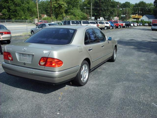 Mercedes-Benz E-Class 1997 photo 2