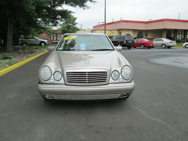 Mercedes-Benz E-Class C230 1.8K Sedan