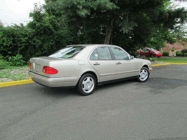 Mercedes-Benz E-Class 1997 photo 1