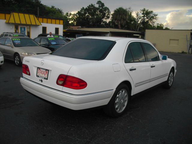 Mercedes-Benz E-Class 1997 photo 12