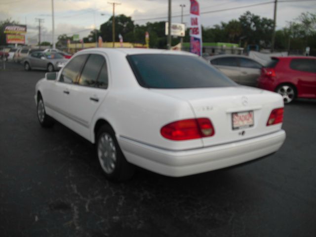 Mercedes-Benz E-Class 1997 photo 14